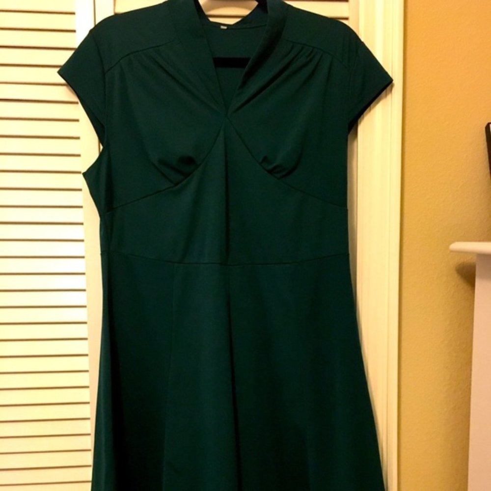 Vintage dark green cap sleeved dress
